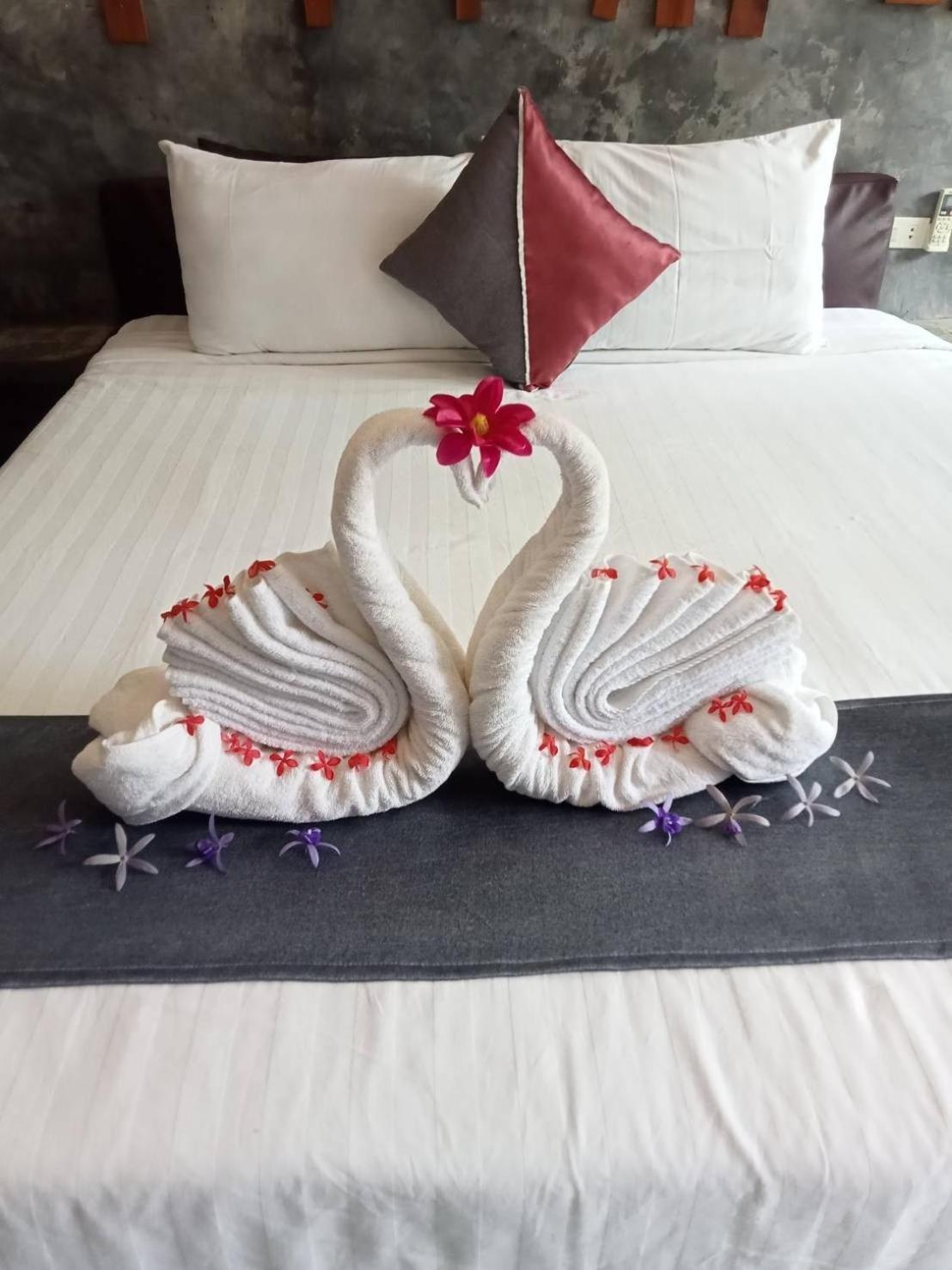 Keeree Loft Resort Thong Pha Phum Eksteriør billede
