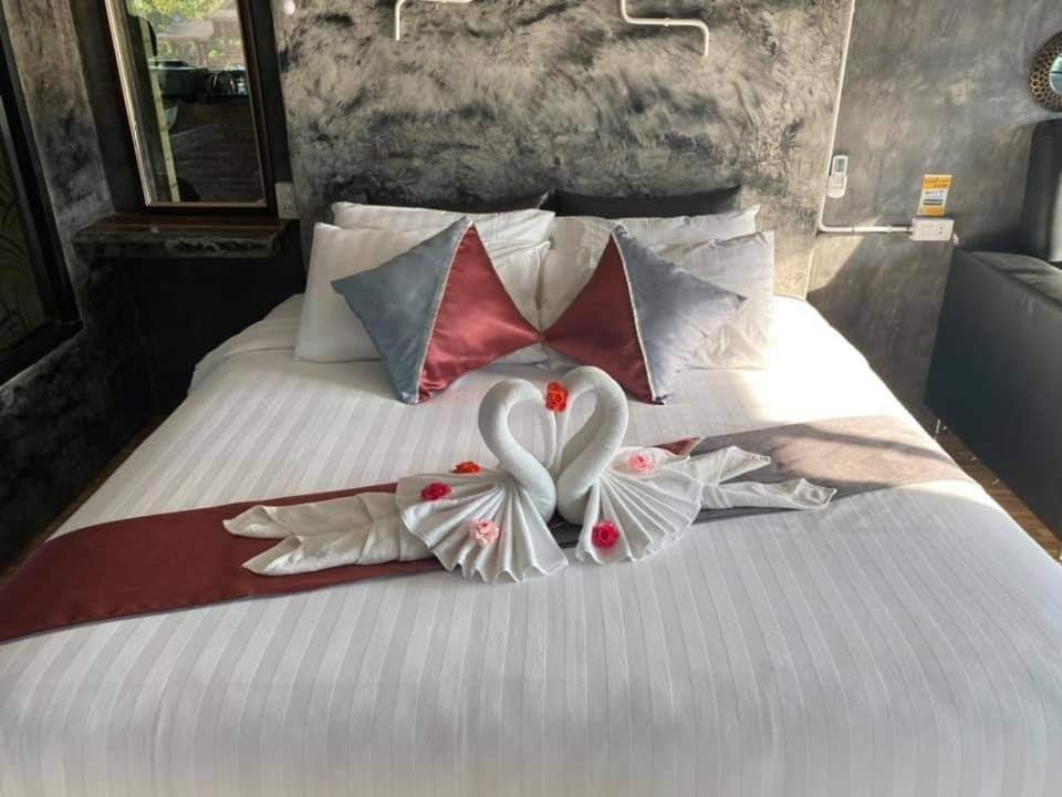 Keeree Loft Resort Thong Pha Phum Eksteriør billede