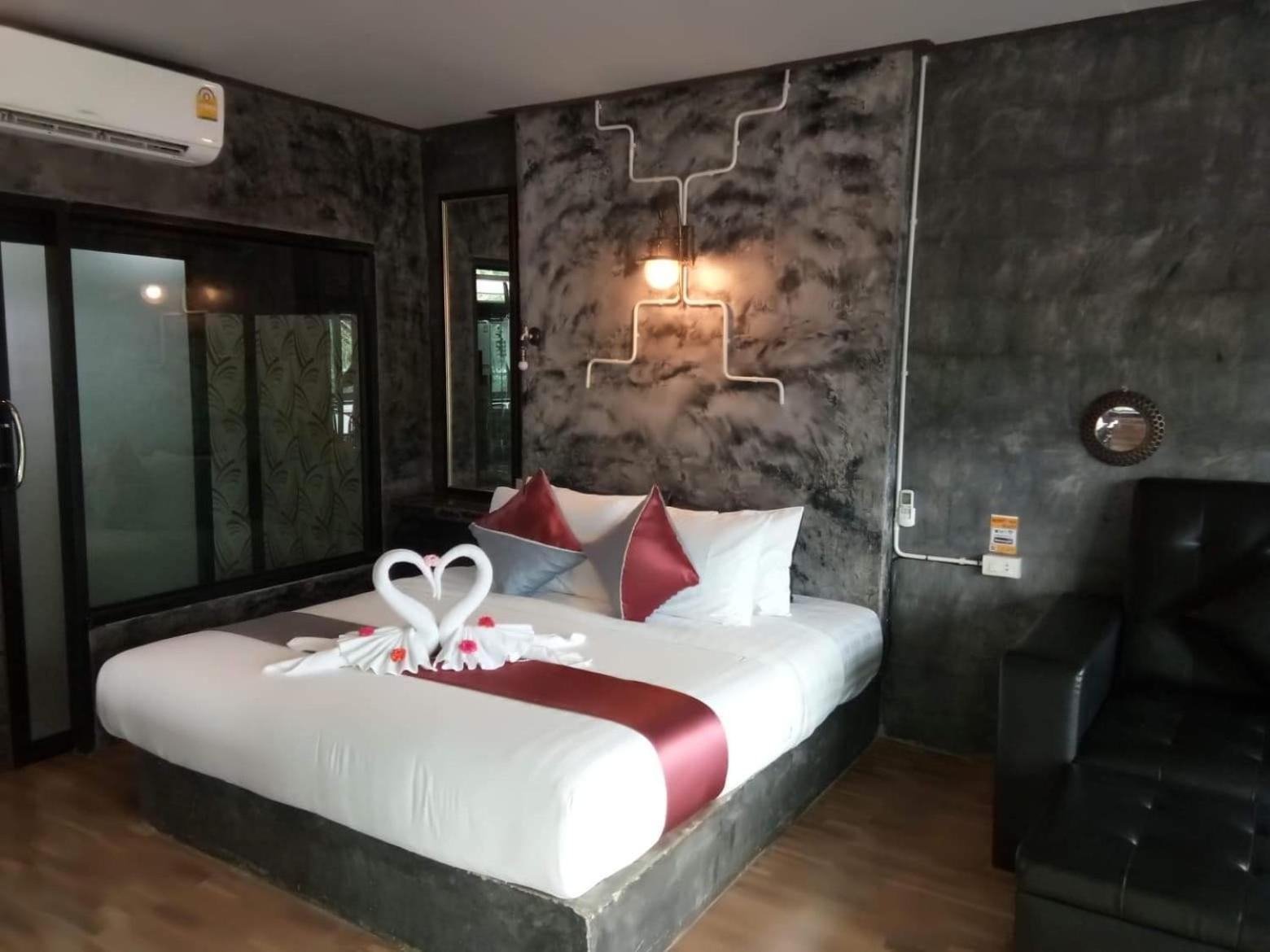 Keeree Loft Resort Thong Pha Phum Eksteriør billede