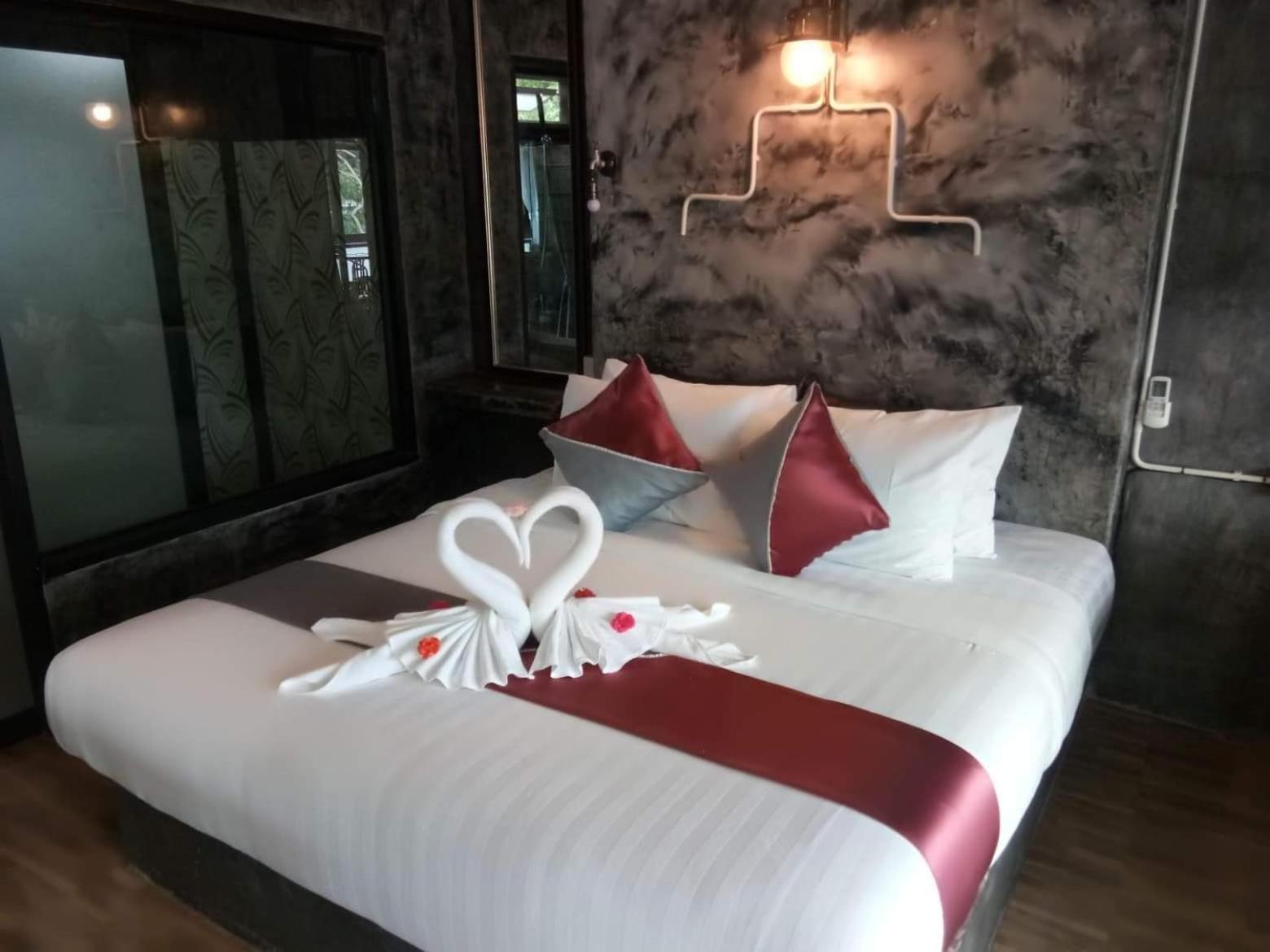 Keeree Loft Resort Thong Pha Phum Eksteriør billede
