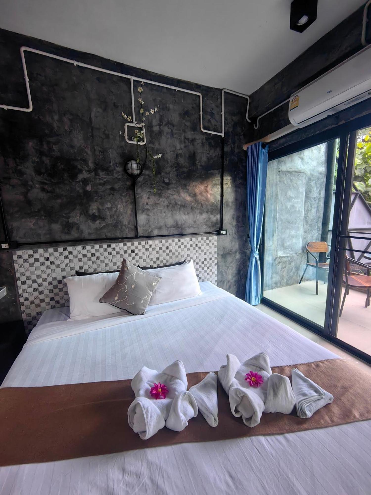 Keeree Loft Resort Thong Pha Phum Eksteriør billede